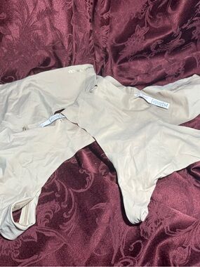 Victoria's Secret Beige Seamless Thongs (4- Pack) XL